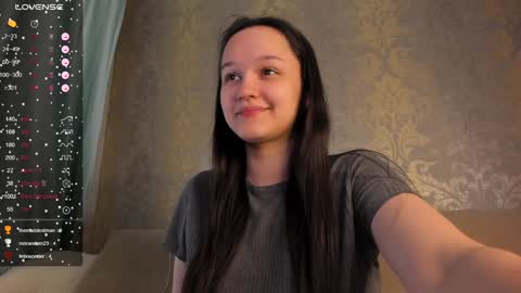 Snapshot of falcon_baby chatting on February 2025 08:58:01 PM falcon baby online show from February 2025 08:58:01 PM