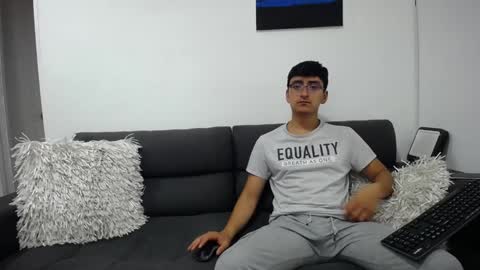 Snapshot of fallgays chatting on January 2025 01:53:02 AM FallGays online show from January 2025 01:53:02 AM