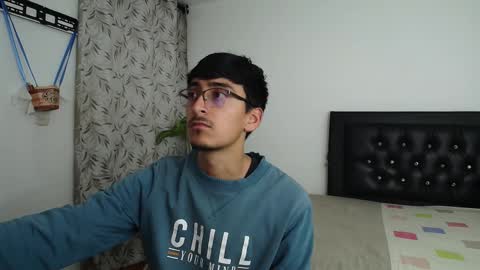 Snapshot of fallgays chatting on October 2025 10:43:01 PM FallGays online show from October 2025 10:43:01 PM