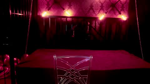 famousemuse online show from April 2026 12:30:02 PM