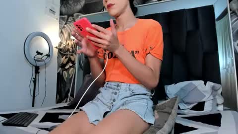 Snapshot of fanasy_andreadollx chatting on December 2024 08:36:01 PM Andrea online show from December 2024 08:36:01 PM