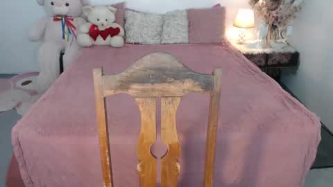 Snapshot of fancylaylaxx chatting on December 2024 12:07:02 AM Layla online show from December 2024 12:07:02 AM