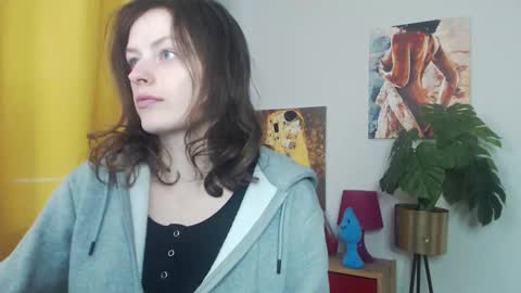 Nadine online show from November 2025 07:25:01 AM