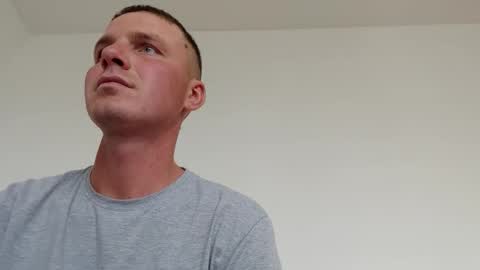 Snapshot of farafonoff chatting on November 2025 01:01:02 PM farafonoff online show from November 2025 01:01:02 PM