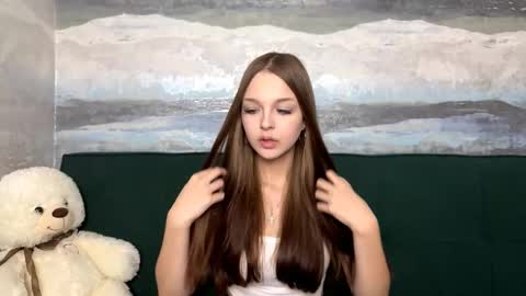 Snapshot of farahmantifel chatting on October 2025 02:21:02 PM Anna Scovich online show from October 2025 02:21:02 PM