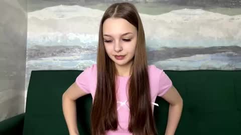 Snapshot of farahmantifel chatting on November 2025 11:35:01 AM Anna Scovich online show from November 2025 11:35:01 AM