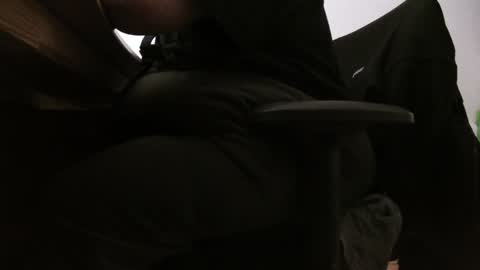 Snapshot of fat_bubble chatting on December 2024 05:42:01 PM Fat Bernd online show from December 2024 05:42:01 PM