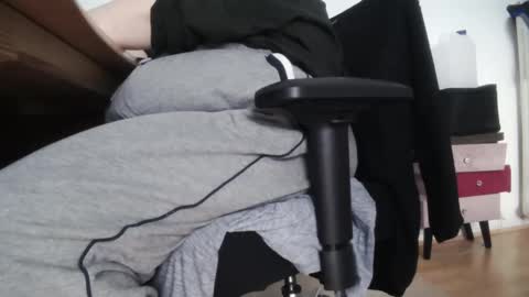 Snapshot of fat_bubble chatting on February 2025 03:27:02 PM Fat Bernd online show from February 2025 03:27:02 PM