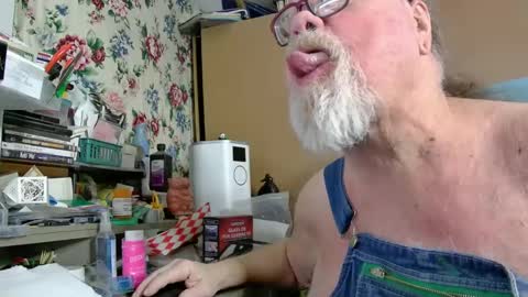 Fred. online show from February 2025 06:32:02 AM