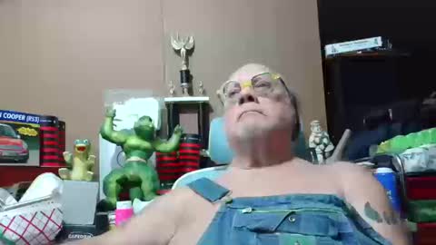Fred. online show from October 2025 01:28:01 AM