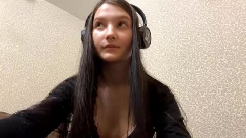 Aurora 18yo online show from November 2025 08:37:02 AM