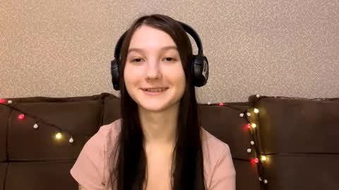 Aurora 18yo online show from December 2025 08:29:02 AM