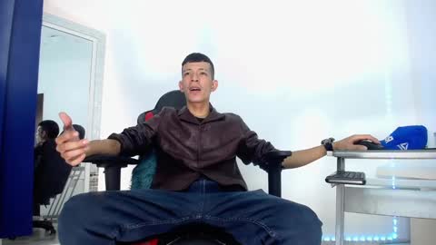 Favel Gomez online show from December 2024 07:50:02 PM