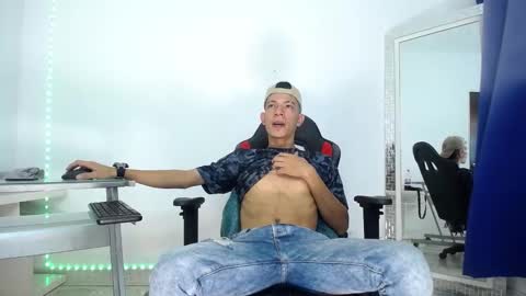 Favel Gomez online show from December 2024 04:52:01 PM