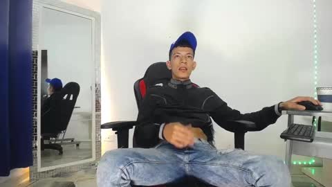 Favel Gomez online show from January 2025 01:03:02 PM