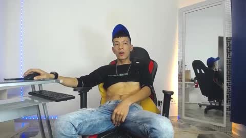Favel Gomez online show from January 2025 04:28:01 AM