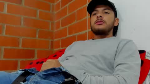 favid95 online show from December 2024 08:29:01 PM