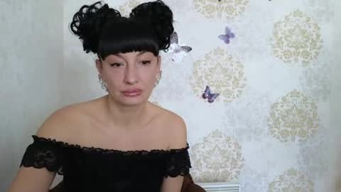 favorite_angel online show from April 2026 10:18:02 AM