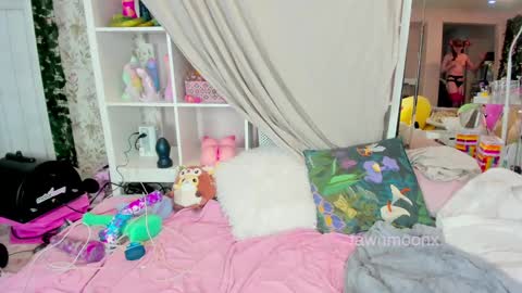 fawnmoonx online show from December 2024 09:33:02 PM