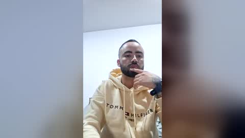 Snapshot of federico_ojitosverdes chatting on June 2026 07:10:01 AM Federico Ofarrel online show from June 2026 07:10:01 AM