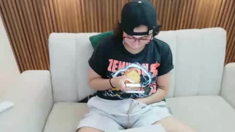 Feelena online show from June 2026 03:43:02 PM