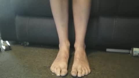feet_lover101202 online show from January 2025 05:09:01 AM