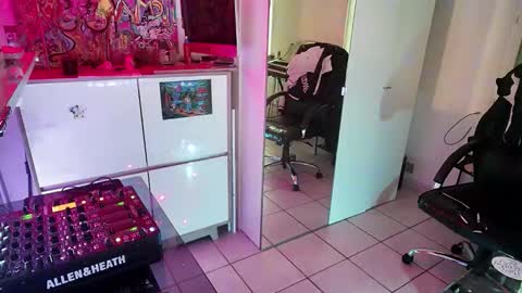 Snapshot of feetamiiin chatting on February 2026 01:06:02 PM m0rty online show from February 2026 01:06:02 PM