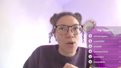 Snapshot of feetnymph chatting on January 2025 04:21:02 PM Soley online show from January 2025 04:21:02 PM