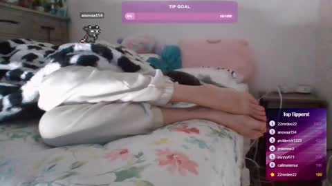 Snapshot of feetnymph chatting on February 2025 02:15:02 AM Soley online show from February 2025 02:15:02 AM