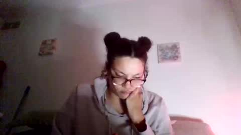 Snapshot of feetnymph chatting on November 2025 02:28:02 AM Soley online show from November 2025 02:28:02 AM