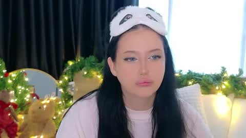 Snapshot of felicia_herceg chatting on December 2025 11:32:01 PM Felicia Herceg online show from December 2025 11:32:01 PM