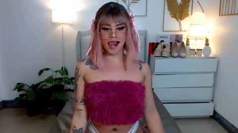 Snapshot of felicity_finley chatting on December 2024 12:07:01 AM FELLY online show from December 2024 12:07:01 AM