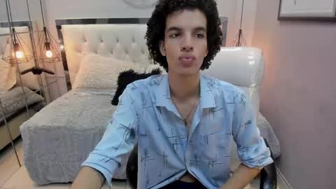 Snapshot of felix_haze chatting on May 2026 05:41:02 PM FELIPE online show from May 2026 05:41:02 PM