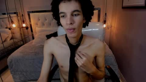 Snapshot of felix_haze chatting on May 2026 05:51:01 PM FELIPE online show from May 2026 05:51:01 PM