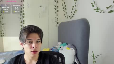 Snapshot of felix_leex chatting on February 2025 07:40:02 PM Felix leex online show from February 2025 07:40:02 PM