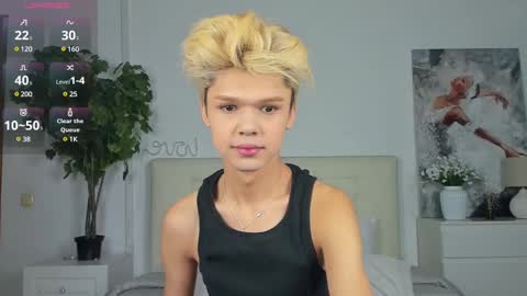 Felix online show from March 2025 10:41:02 PM