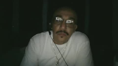 felixrlarios25 online show from May 2026 03:34:01 AM