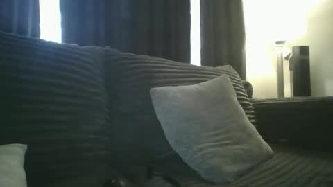 felixrlarios25 online show from May 2026 12:30:02 AM
