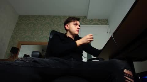 Snapshot of felixstark chatting on October 2025 04:13:02 AM FelixStark online show from October 2025 04:13:02 AM