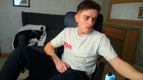 Snapshot of felixstark chatting on November 2025 05:33:01 AM FelixStark online show from November 2025 05:33:01 AM