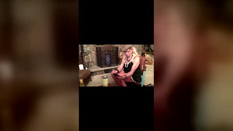 Snapshot of femmenicole chatting on December 2025 01:21:02 AM Nicole online show from December 2025 01:21:02 AM