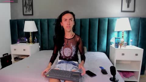 Snapshot of fenix_karoll chatting on January 2025 10:05:01 AM Karol online show from January 2025 10:05:01 AM