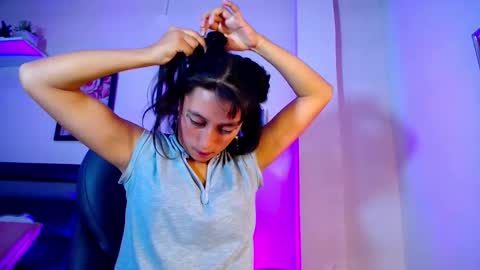 Snapshot of fenixx_19 chatting on February 2026 11:33:01 AM Fenix online show from February 2026 11:33:01 AM