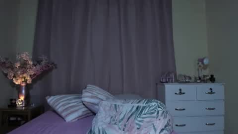 fernanda_151 online show from April 2026 10:29:01 PM