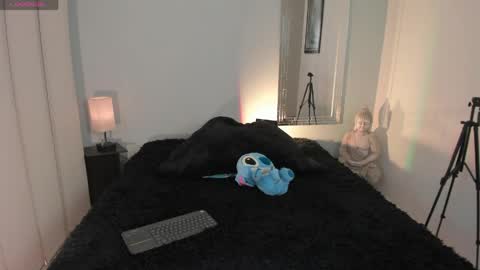 FERNANDA online show from April 2026 07:17:02 PM