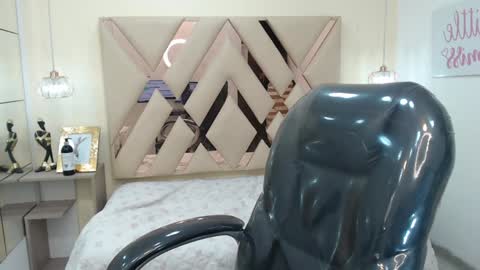 FER PHOENIX online show from February 2025 09:05:02 AM