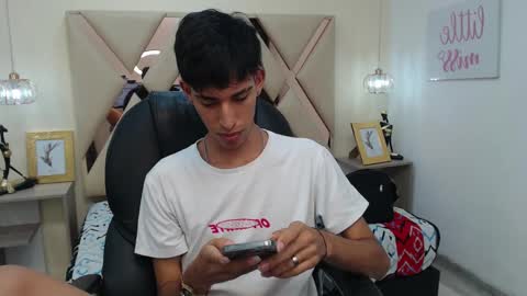 FER PHOENIX online show from March 2025 03:30:01 AM