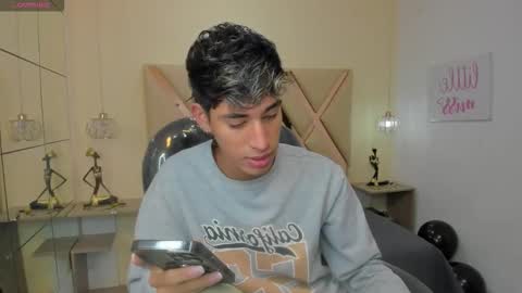 FER PHOENIX online show from October 2025 03:07:02 AM