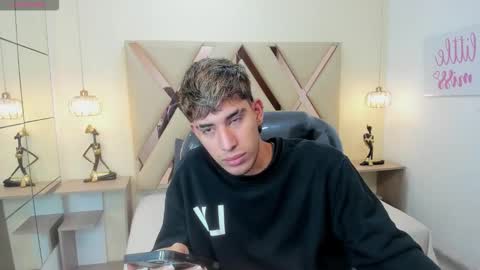 FER PHOENIX online show from November 2025 03:28:02 AM