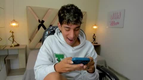 FER PHOENIX online show from March 2026 04:09:01 AM